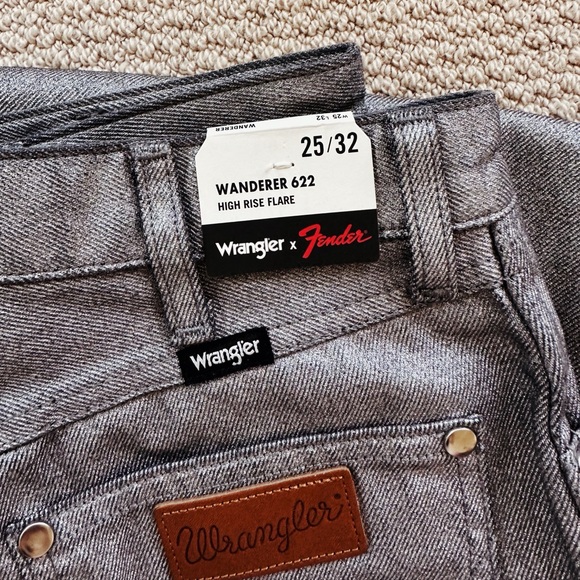 EVERYTHING MUST GO! Wrangler X Fender Metallic Wanderer Flare Jeans - Picture 2 of 7